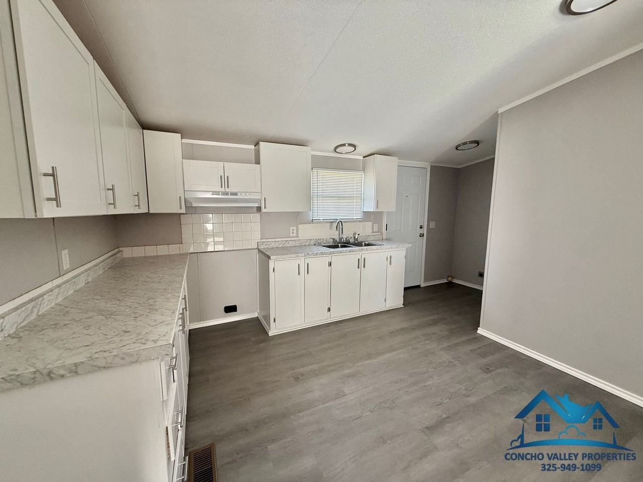 10494 W Indian Creek Rd - Photo 5 of 19