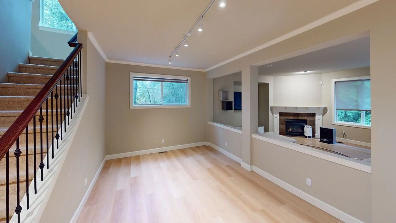 110 Ilwaco Pl Se - Photo 4 of 23