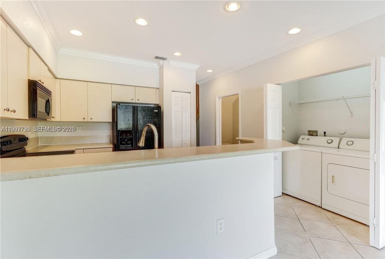 2830 Sw 83rd Ter - Photo 3 of 14