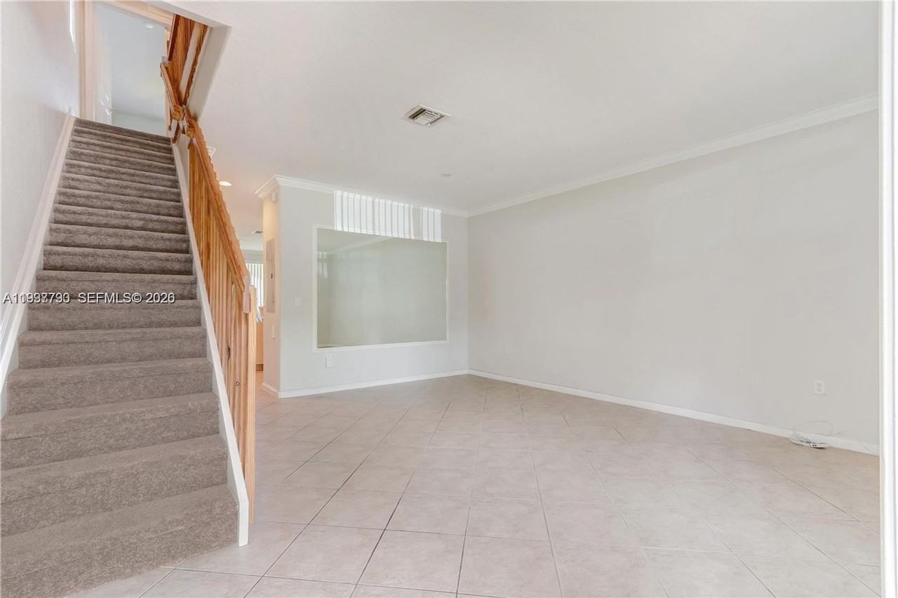 2830 Sw 83rd Ter - Photo 5 of 14