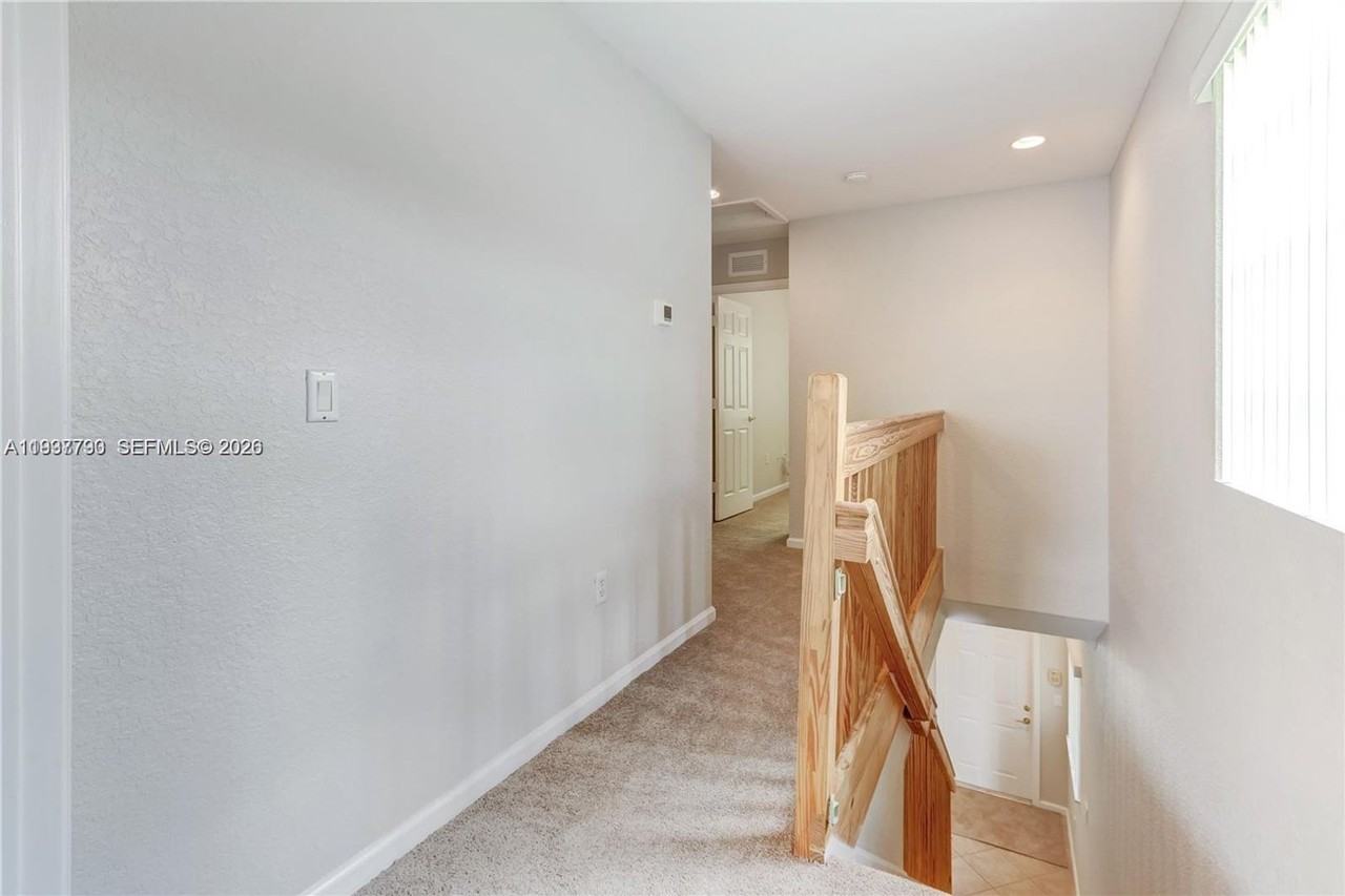 2830 Sw 83rd Ter - Photo 7 of 14