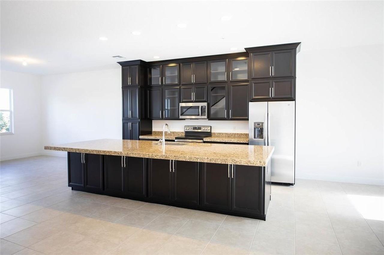 1759 Nw 124th Way - Photo 3 of 30