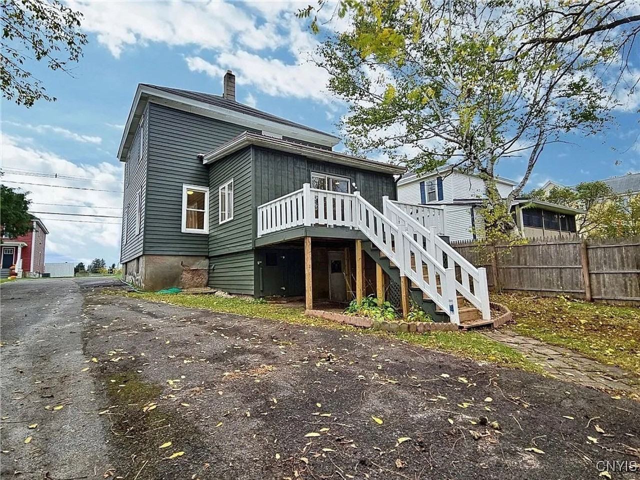 124 Prospect St - Photo 4 of 25