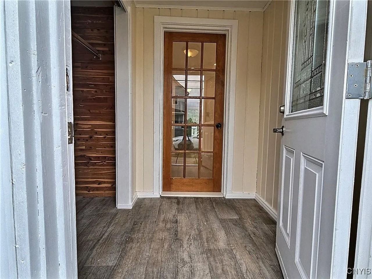 124 Prospect St - Photo 6 of 25