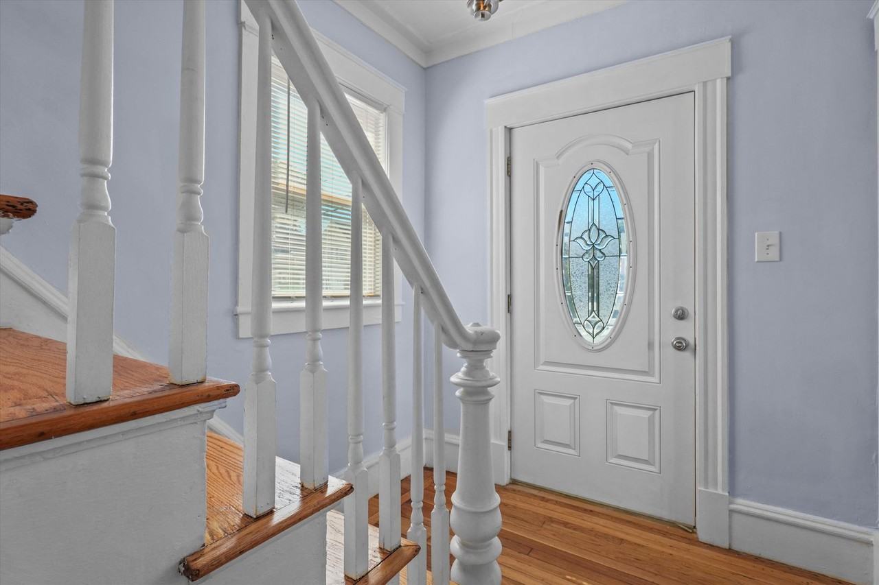 81 5th Ave - Photo 4 of 27