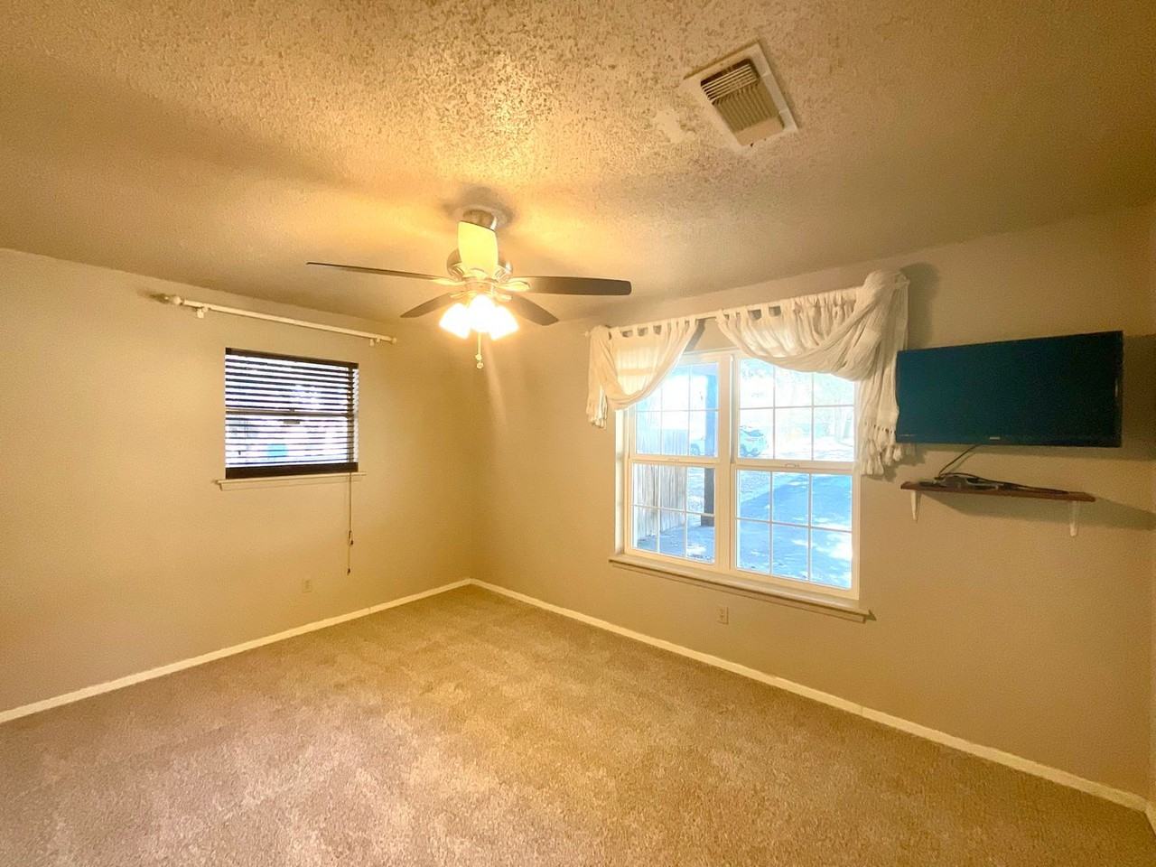 5303 Shady Oaks Circle - Photo 6 of 50