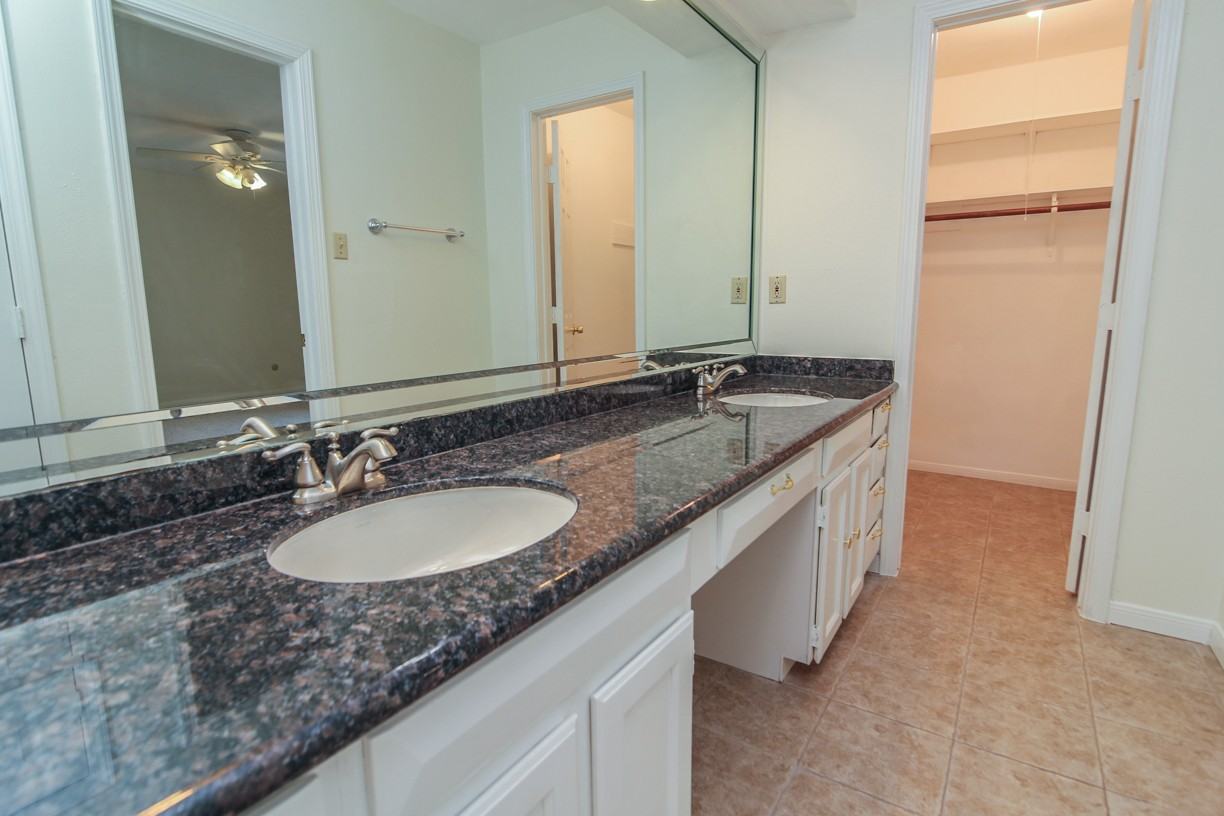 14209 Lost Meadow Ln - Photo 7 of 16