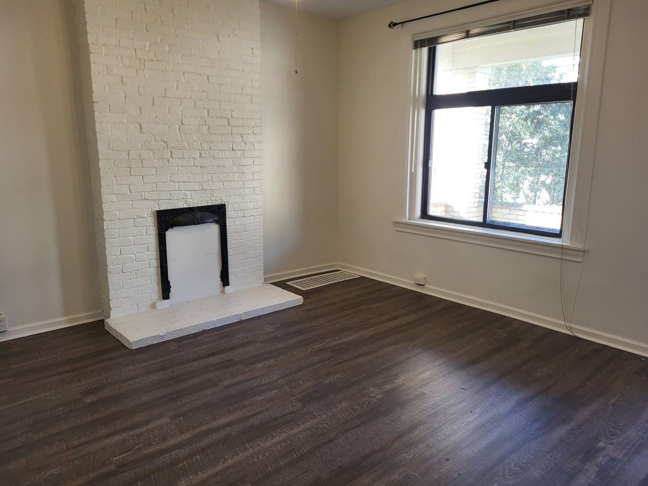 155 Merrimac St - Photo 4 of 21