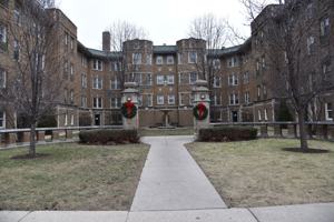 featured image of 112 1/2 S Maple Ave