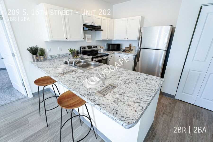 209 S 16th St #202 - Photo 3 of 21