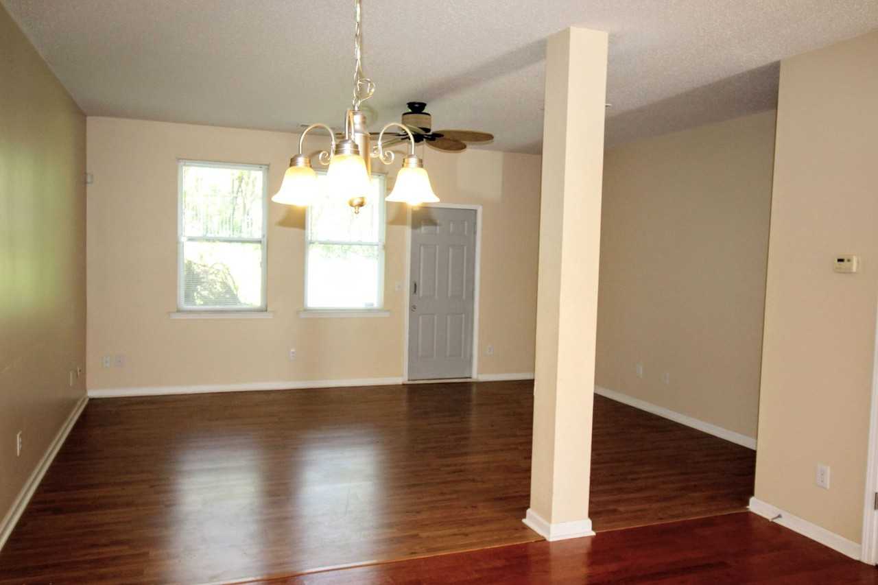 1402 Bayrose Cir - Photo 7 of 22