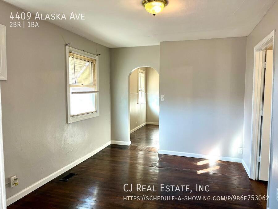 4409 Alaska Ave - Photo 2 of 11