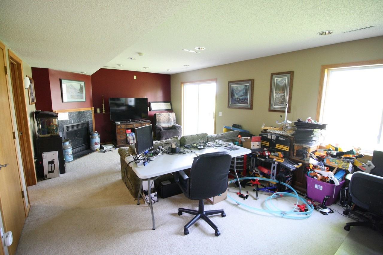 2827 18th Ave E - Photo 4 of 23