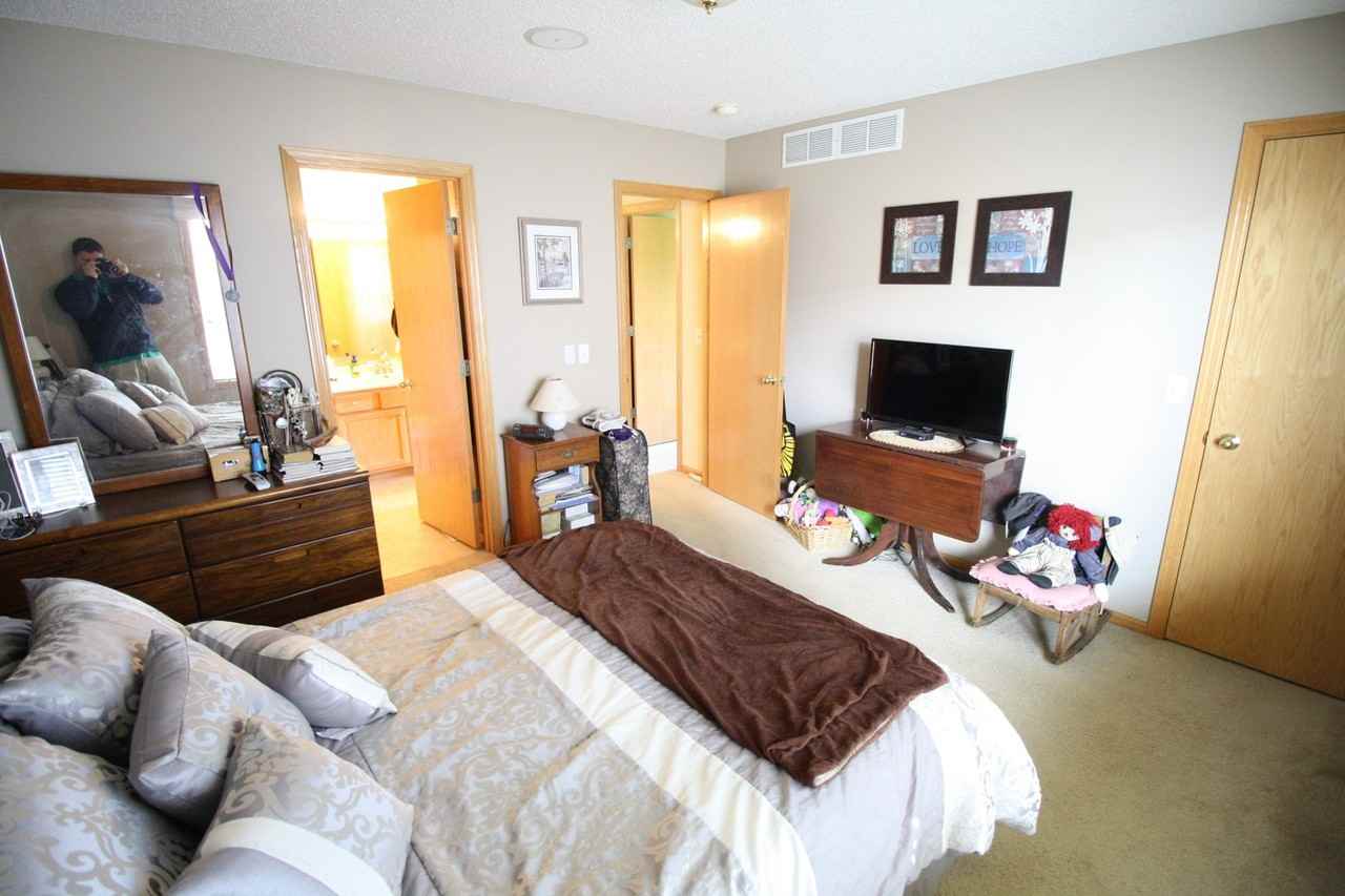 2827 18th Ave E - Photo 5 of 23