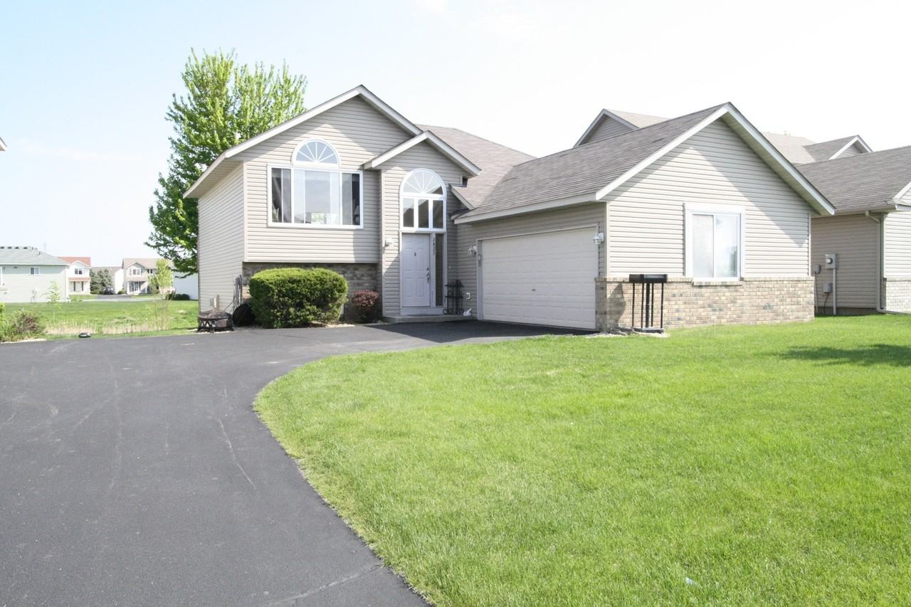 2827 18th Ave E - Photo 2 of 23