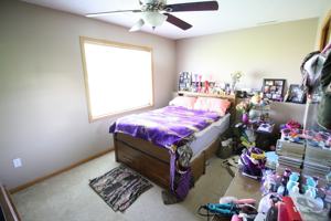 featured image of 2827 18th Ave E