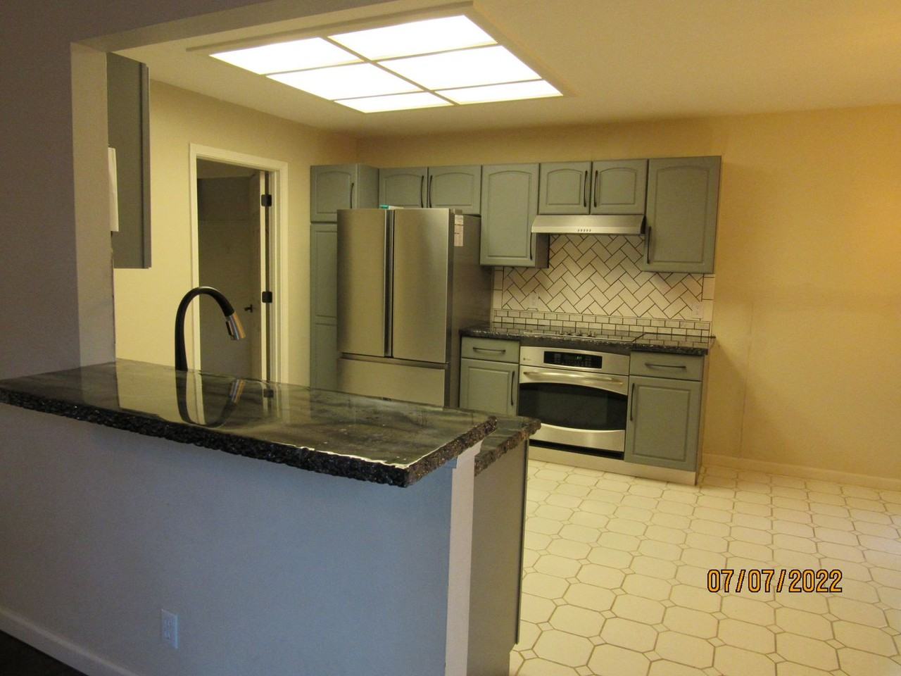 28 Goldenrod Rd - Photo 7 of 24