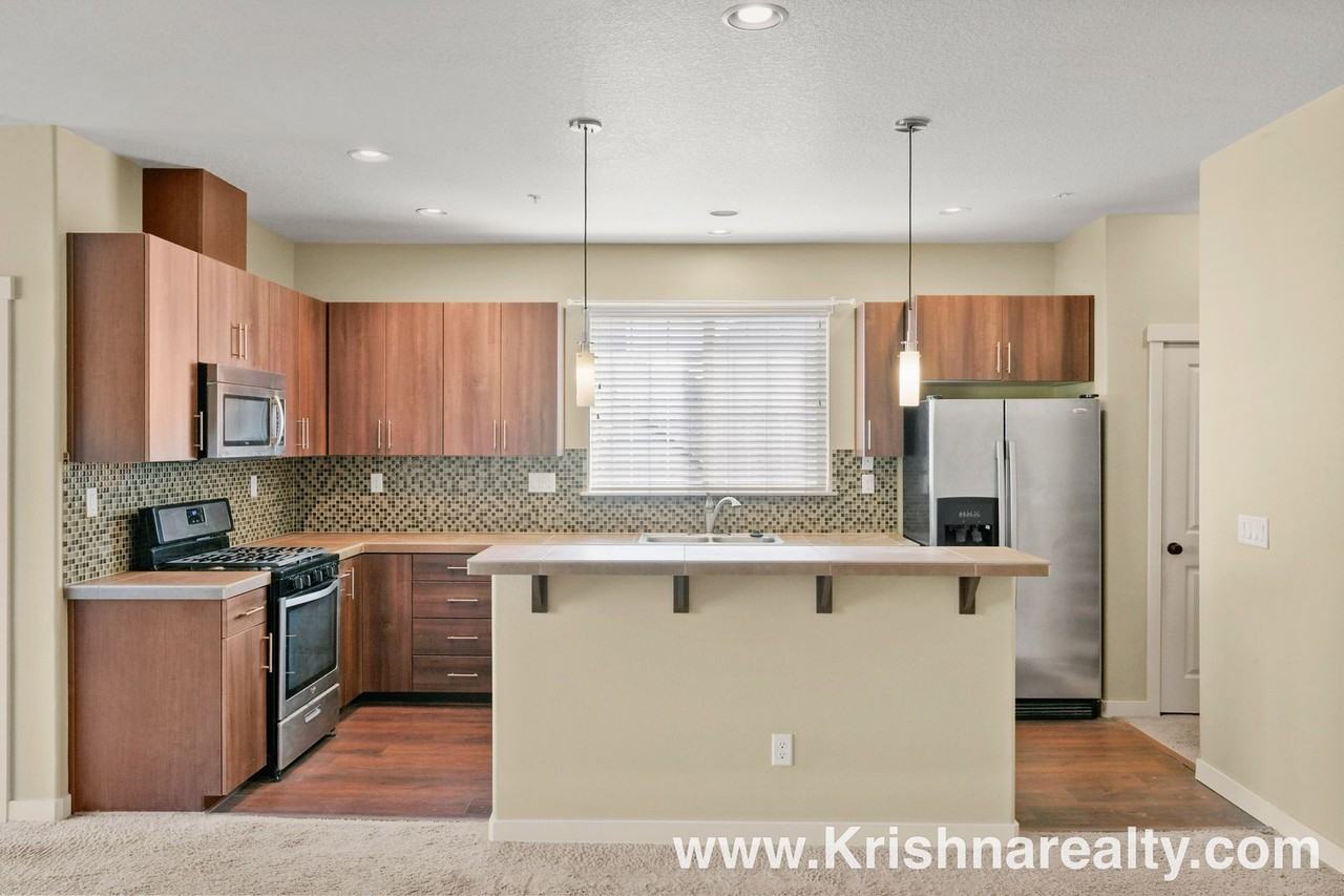 8071 Ne Miriam Way - Photo 6 of 26