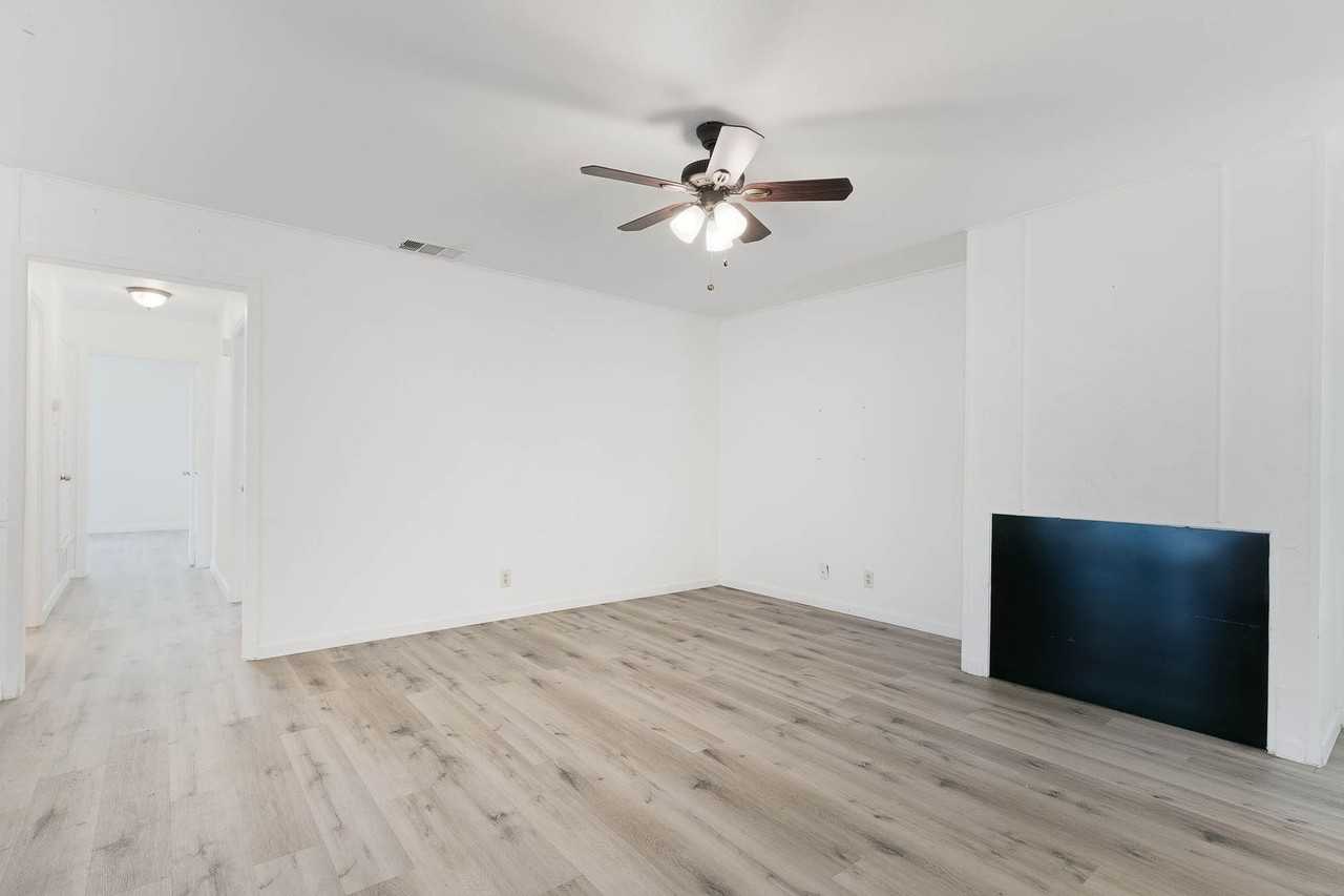 6617 Forest Grv - Photo 5 of 31