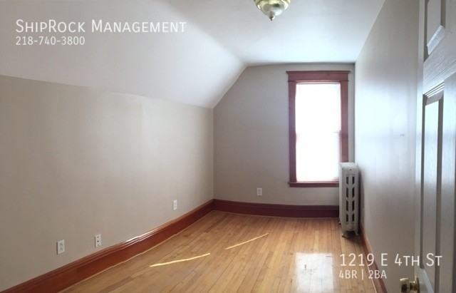 1219 E 4th St - Photo 4 of 6