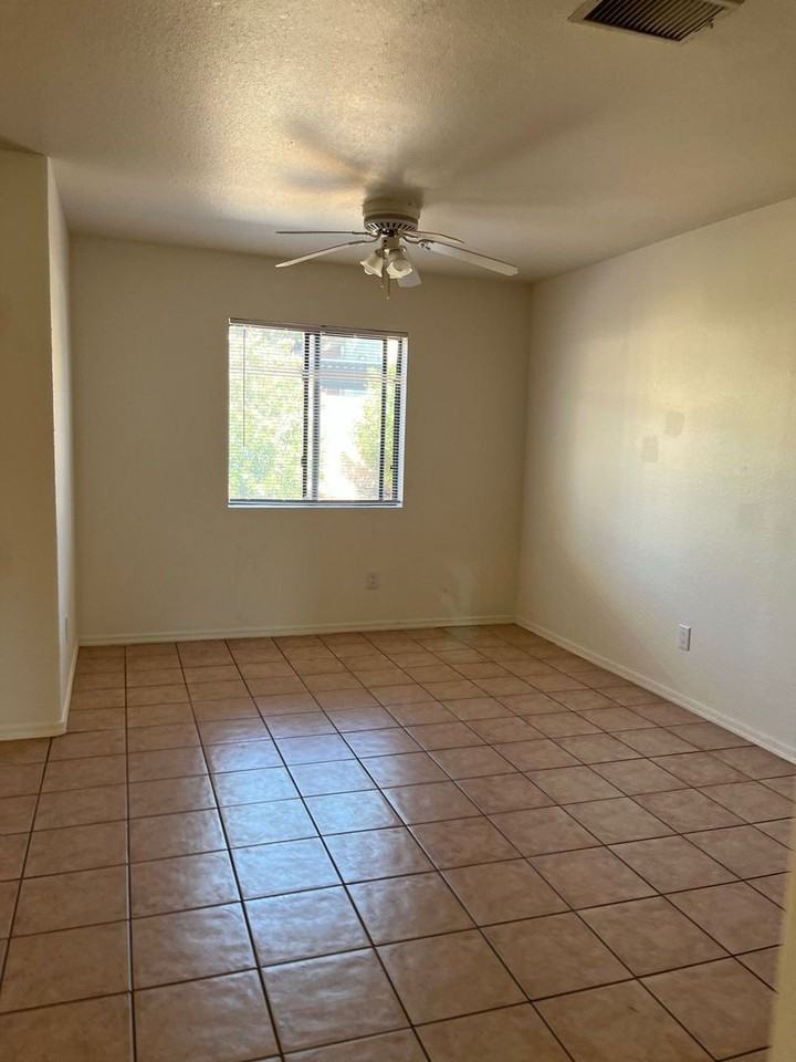 820 Four Winds Cir - Photo 6 of 7