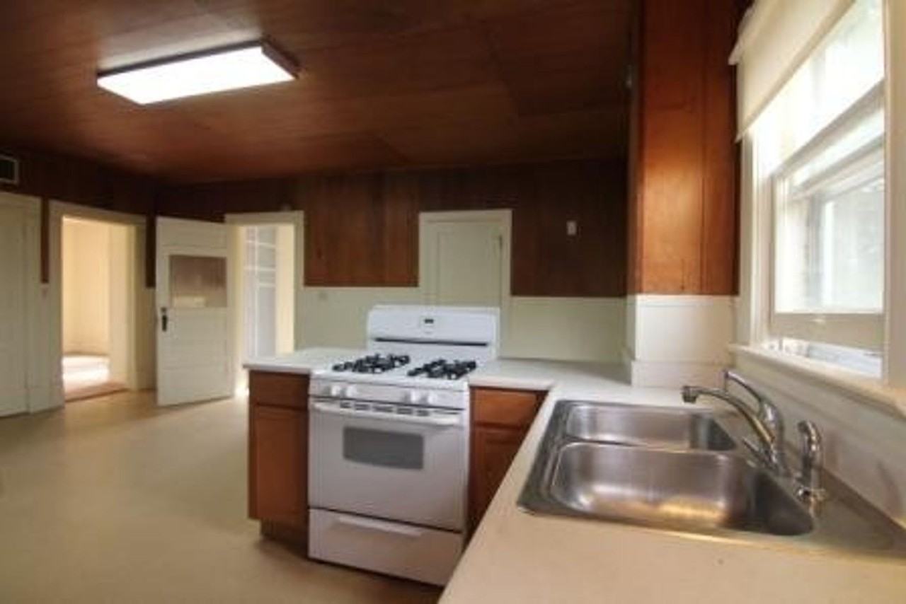 3161 130th St - Photo 3 of 17