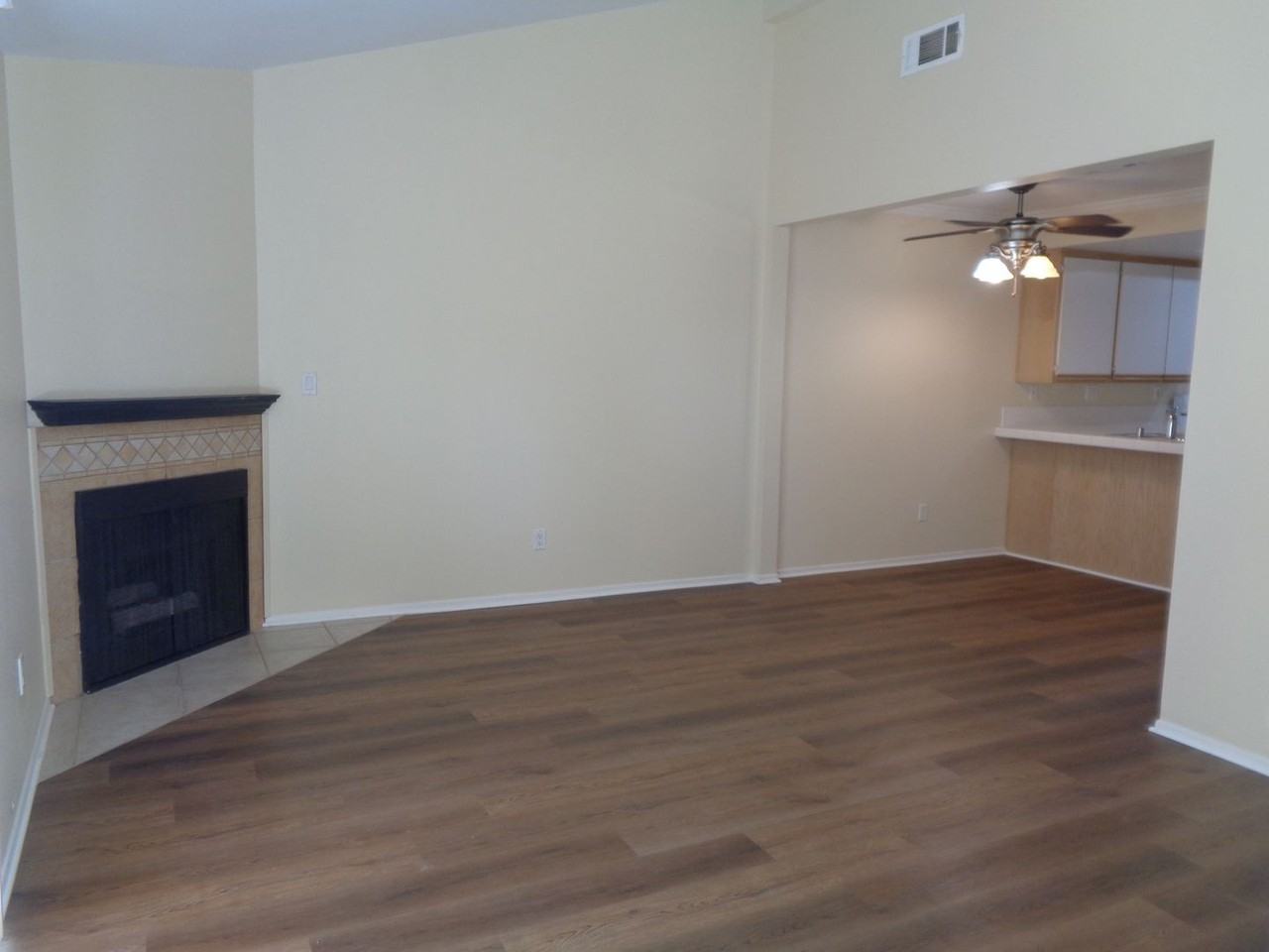 44556 15th St E #4 - Photo 4 of 30