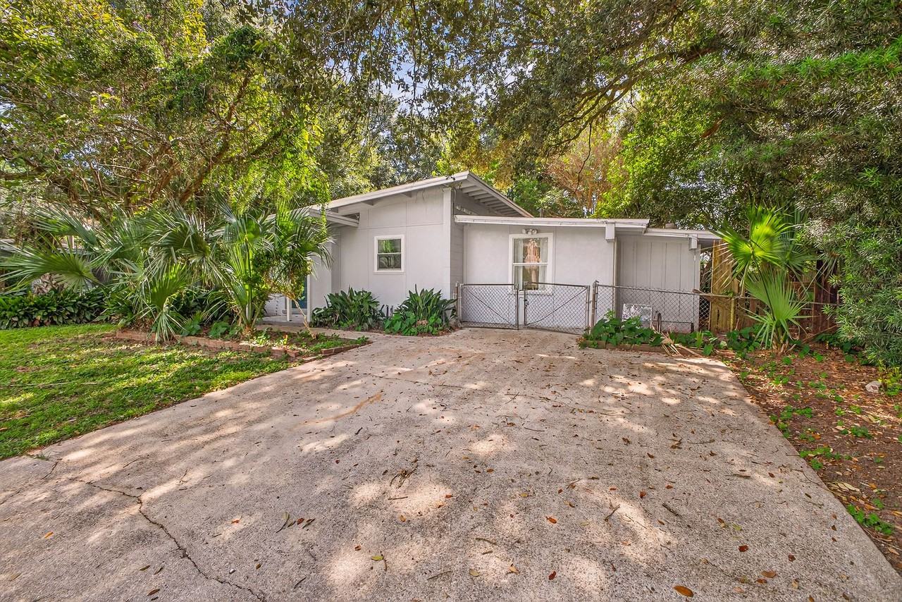 901 S Madison Dr - Photo 4 of 41