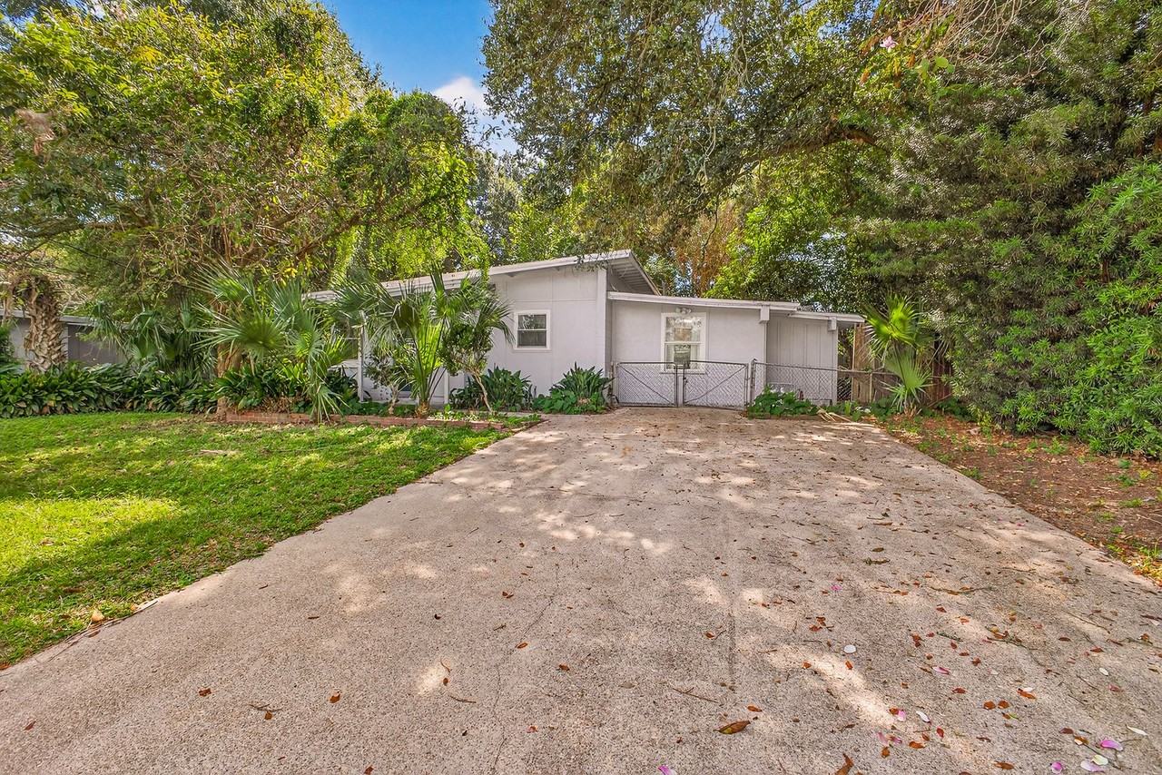 901 S Madison Dr - Photo 5 of 41