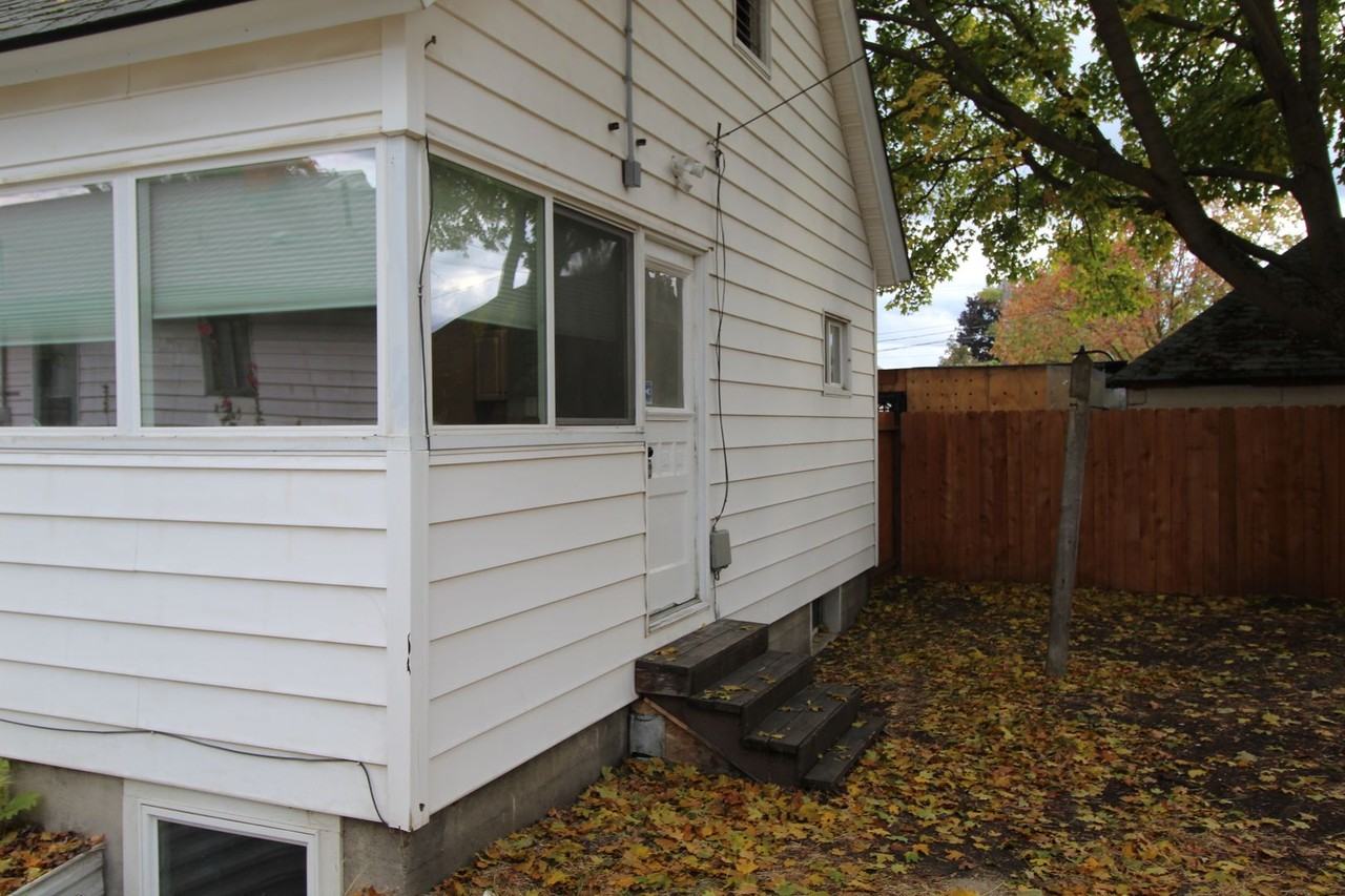 4711 N Regal St - Photo 4 of 23