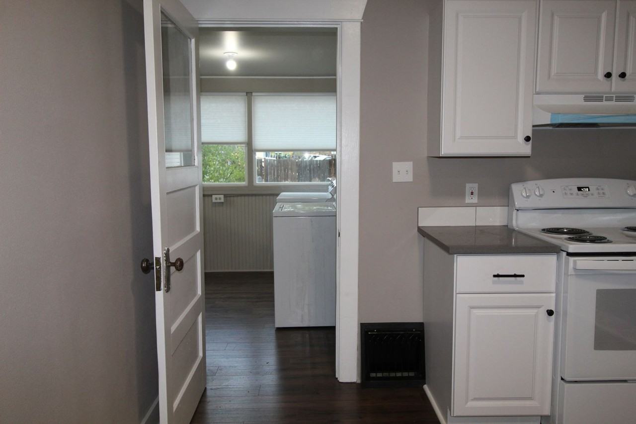 4711 N Regal St - Photo 6 of 23