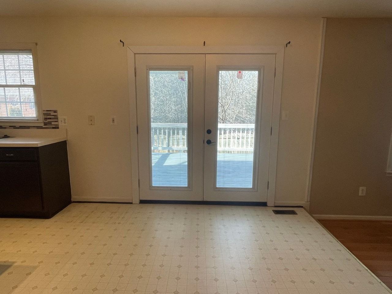 32 Palace Ln - Photo 4 of 34