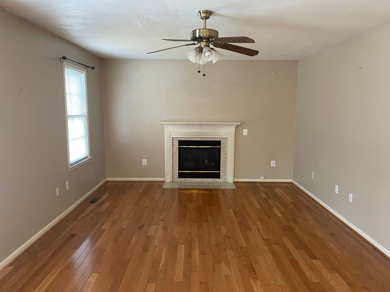 32 Palace Ln - Photo 7 of 34