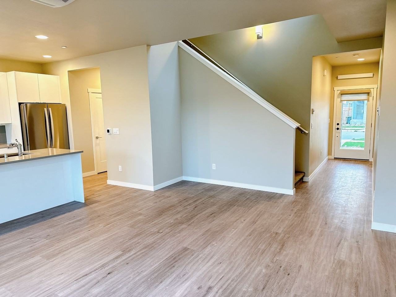 4836 Springside St - Photo 4 of 25