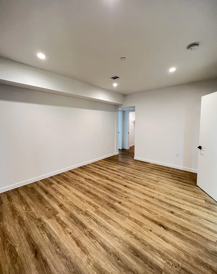 2320 1/2 W 2nd St - Photo 7 of 11