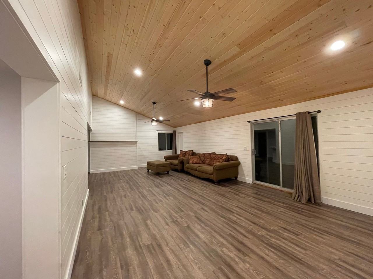 3010 Provost Rd - Photo 5 of 41