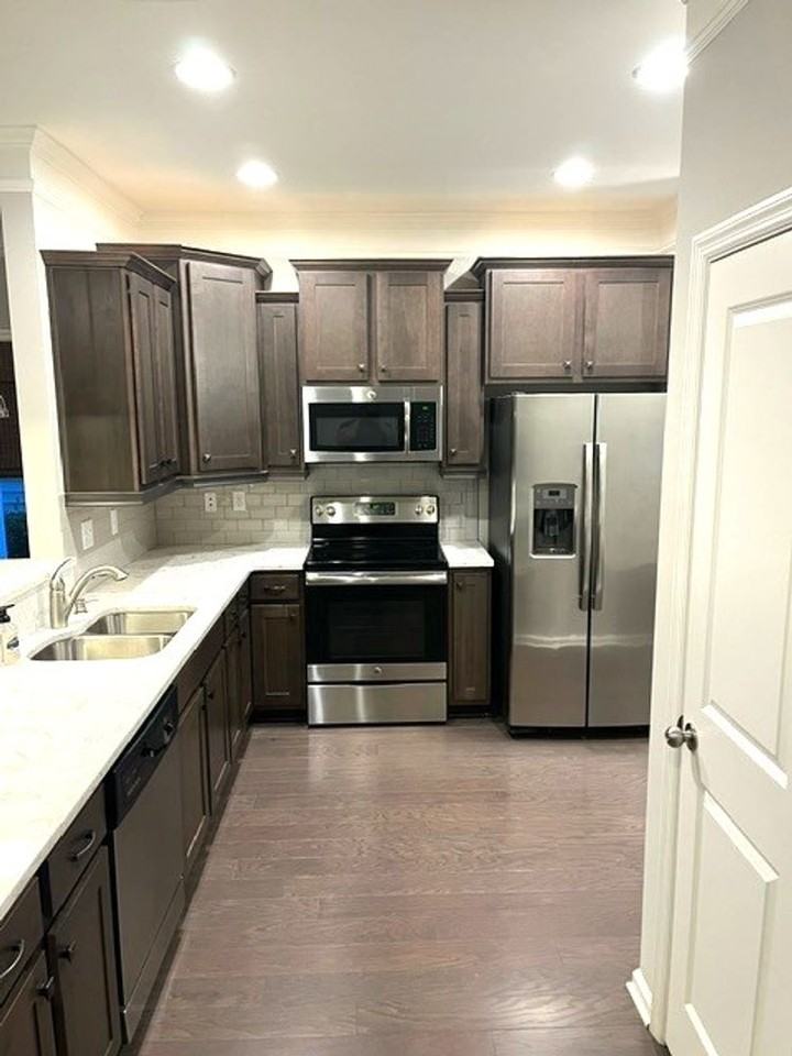 206 Swallowtail Ln - Photo 4 of 30