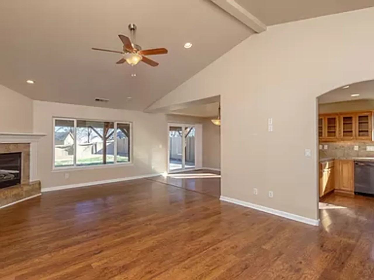 3717 Rhonda Rd - Photo 4 of 20