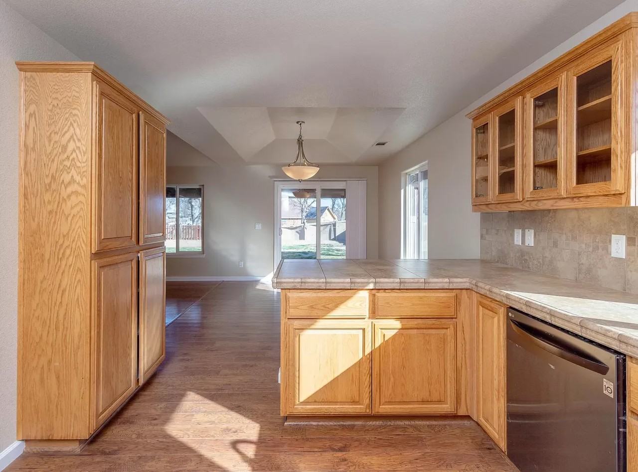 3717 Rhonda Rd - Photo 6 of 20