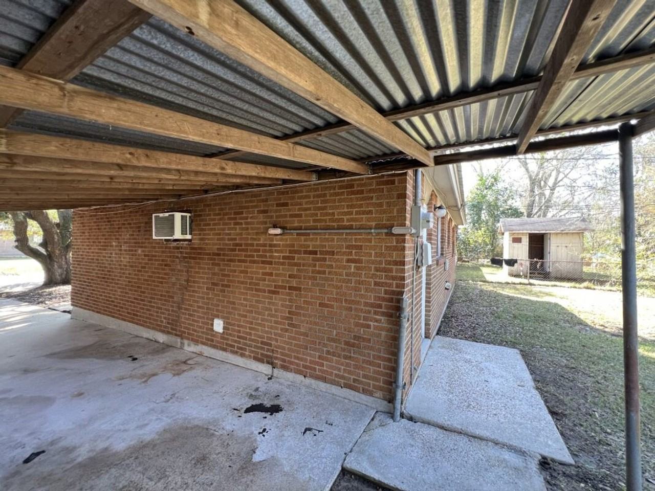 5863 Denova St - Photo 3 of 24