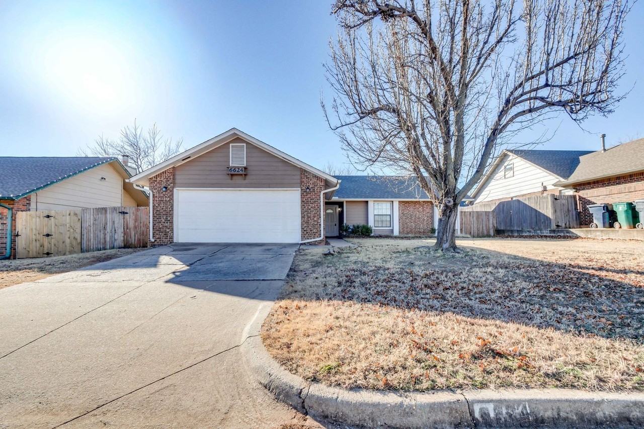 6624 Nw 124th St - Photo 2 of 29