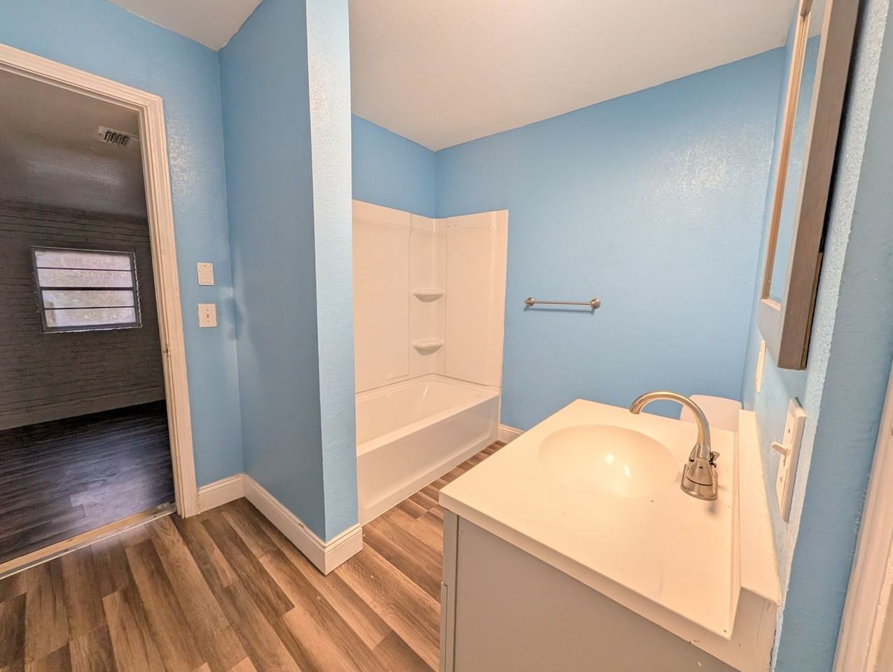 306 Roosevelt St - Photo 3 of 9