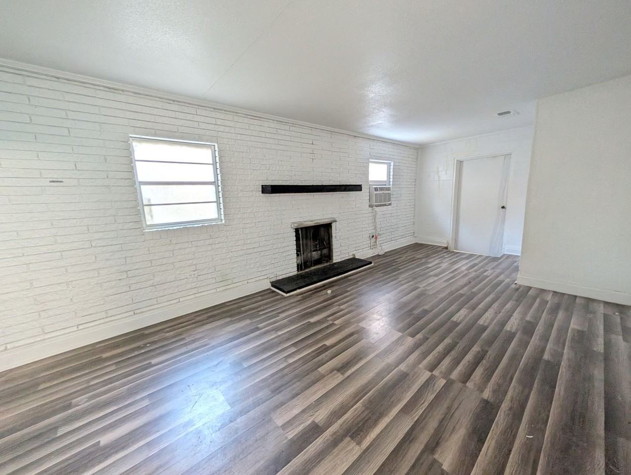 306 Roosevelt St - Photo 5 of 9