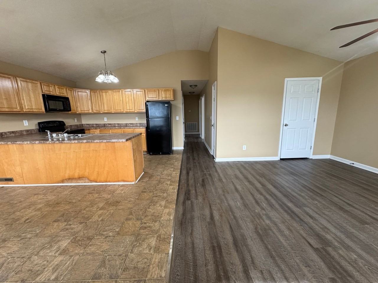 125 Perdez Ct - Photo 3 of 15