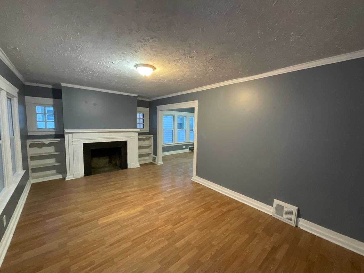 12602 Thornhurst Ave - Photo 4 of 27