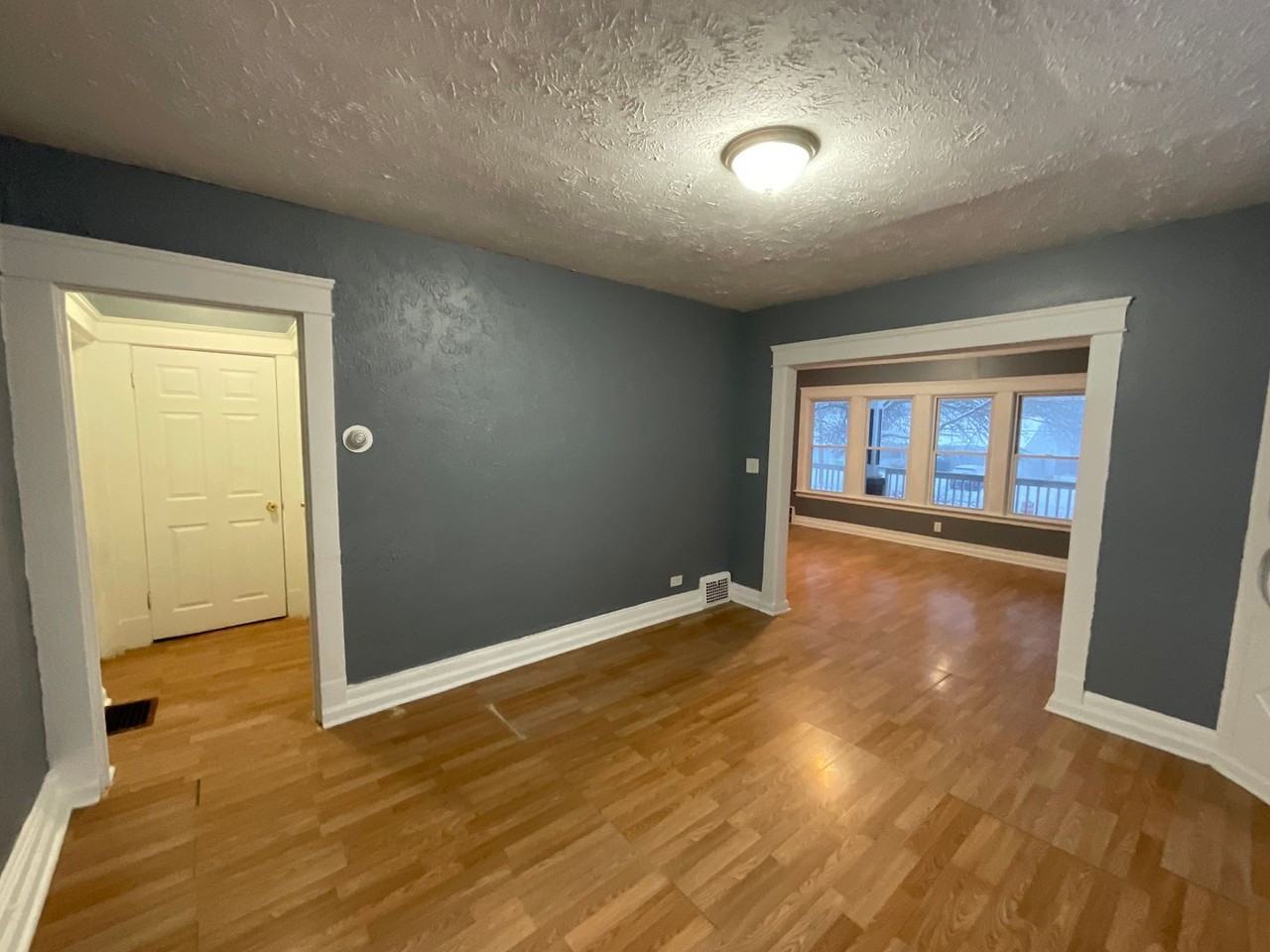 12602 Thornhurst Ave - Photo 6 of 27