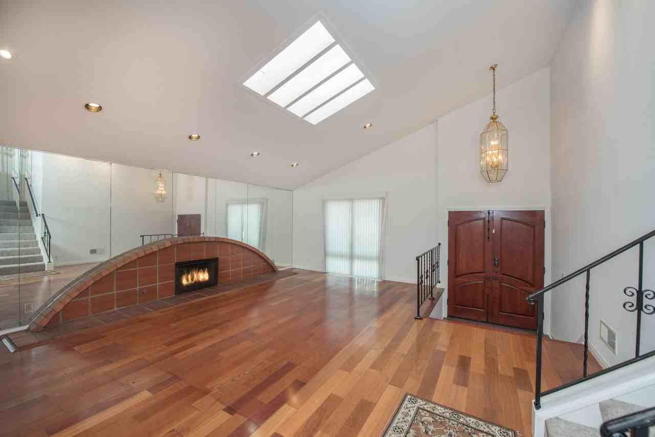 19201 Sherborne Ln - Photo 3 of 50