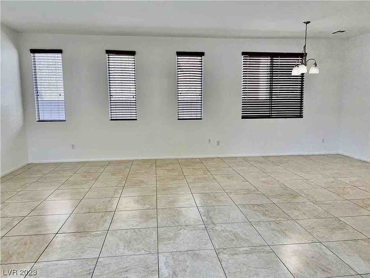 732 Blue Barrel St - Photo 5 of 32