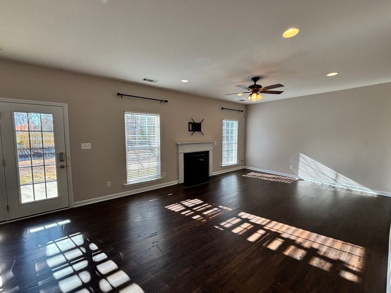 1030 Yellow Daisy Dr - Photo 6 of 27