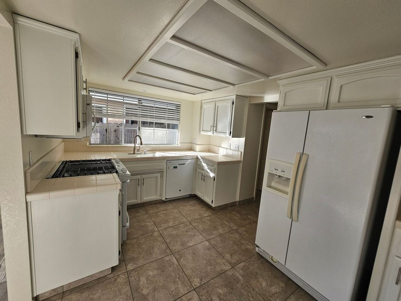 231 Rosita St - Photo 5 of 23